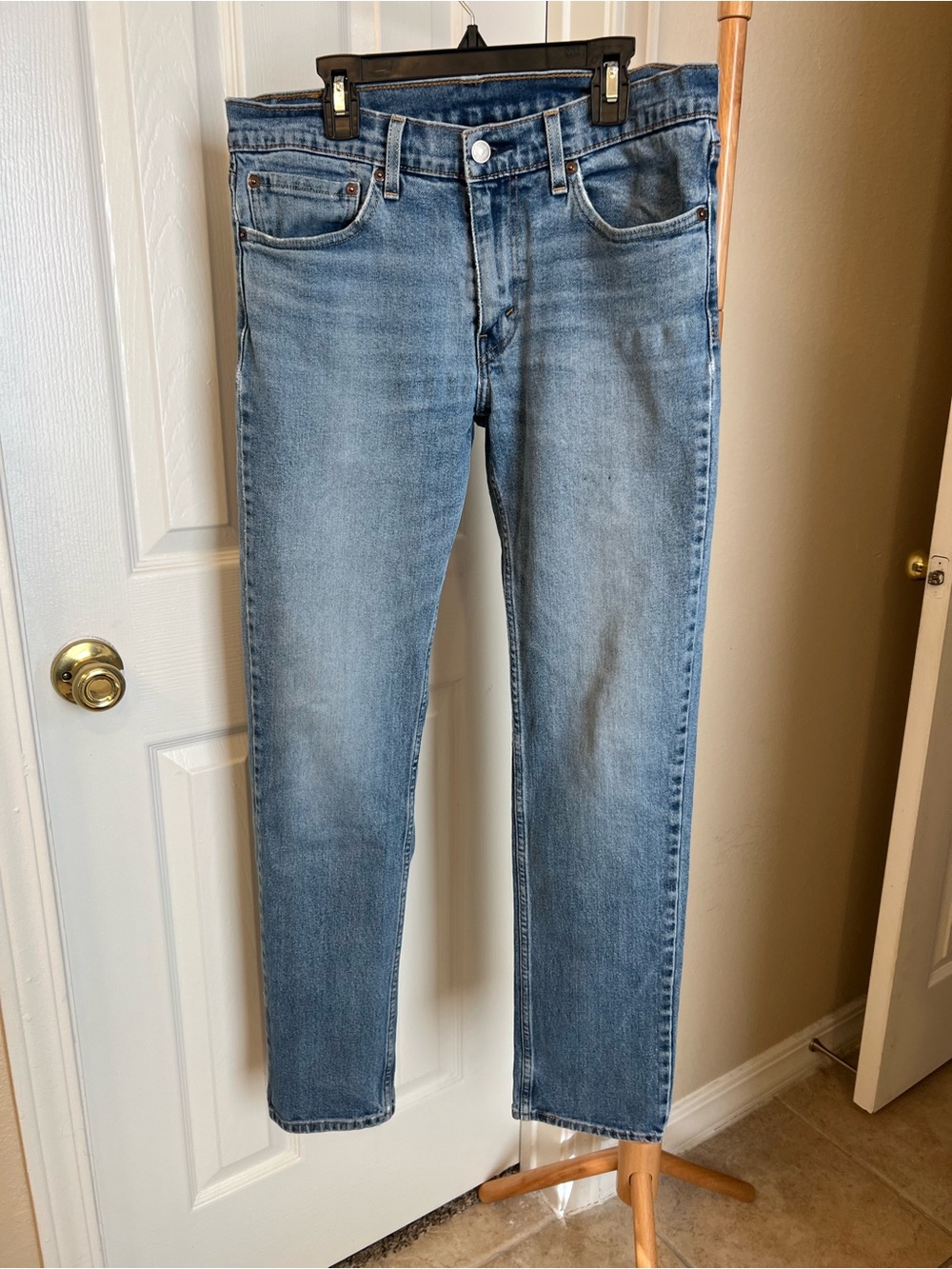 Levi's Men's Light Blue Slim Straight Jeans - Picture 2 of 6